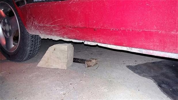 Konya'da tamir ettiği otomobilin altında kaldı