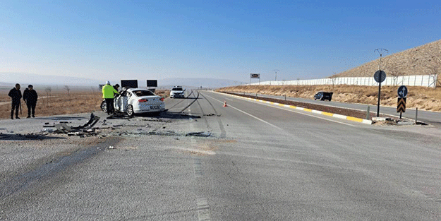 Konya'da tır otomobili biçti! Ölüler var