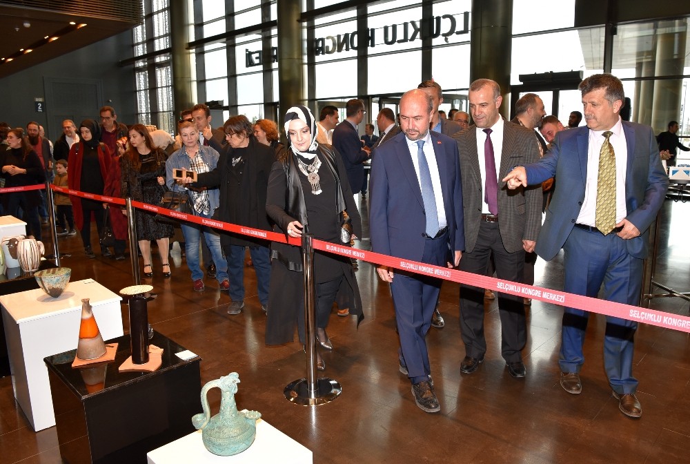 Konya’da “Turkuaz” Karma Seramik Sergisi açıldı 