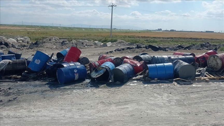 Konya'da varillerden sızan kimyasal atıklar nedeniyle 60 hayvanın yaralanmasına ilişkin 3 zanlı tutuklandı