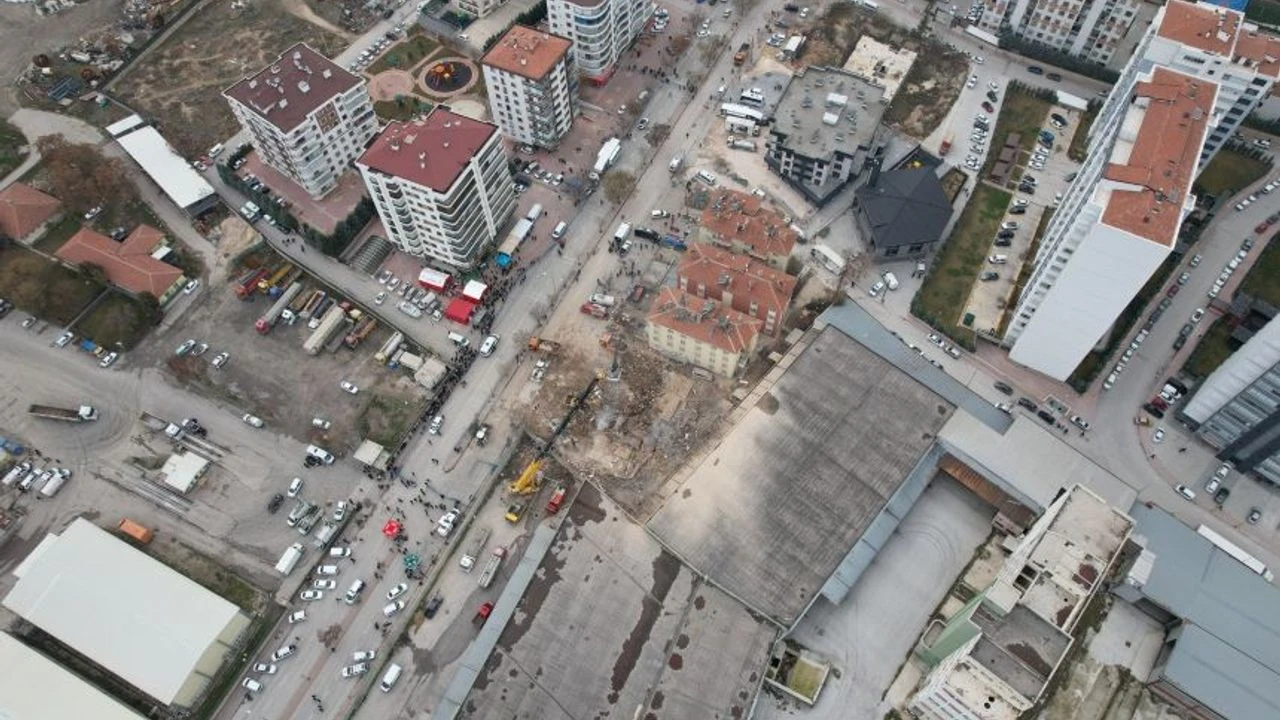 Konya’da yıkılan bina sonrası gündeme geldi! Riskli binalar boşaltılıyor