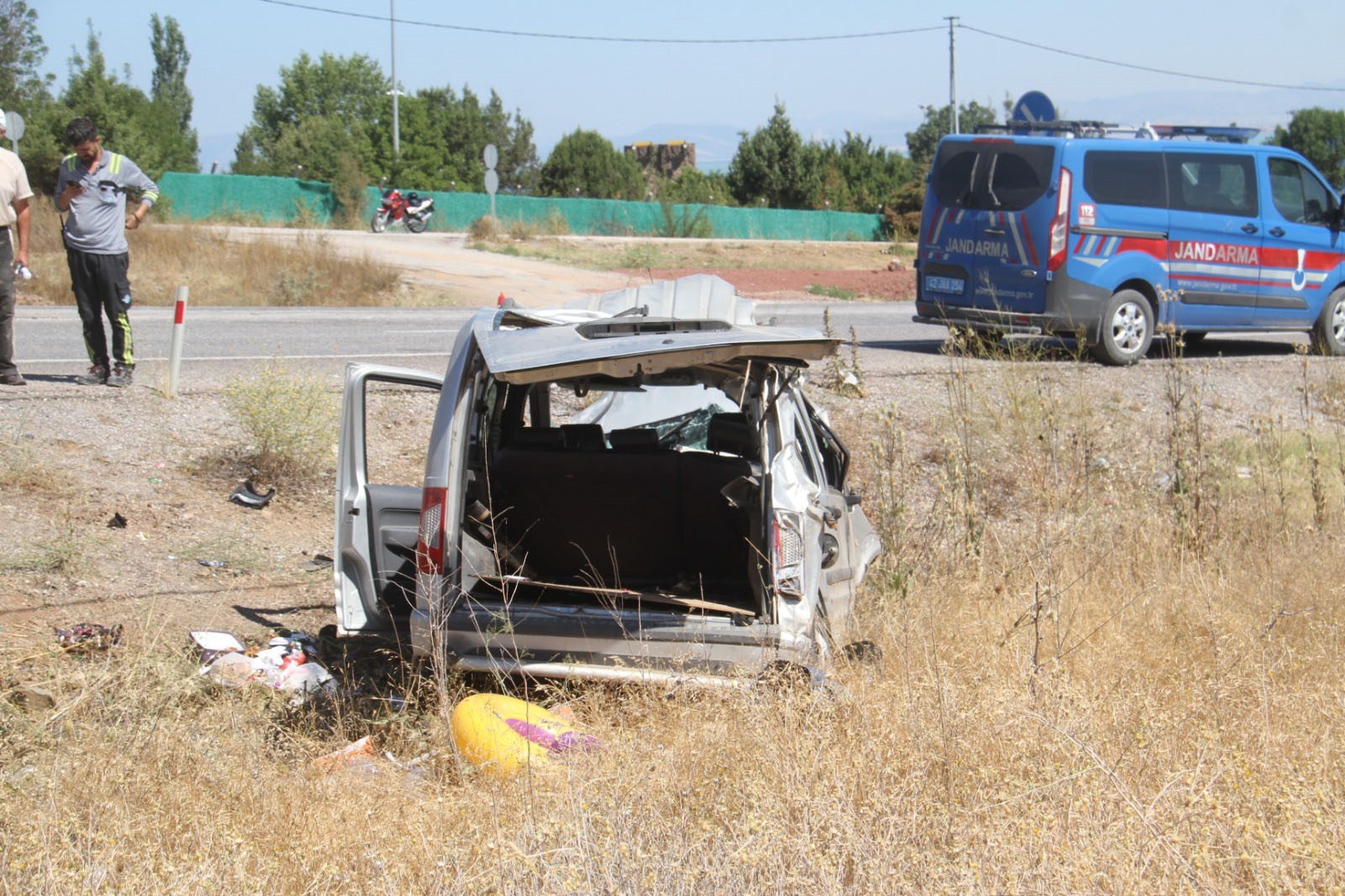 Konya'daki hafif ticari araç kazasında 2 kişi kurtarılamadı