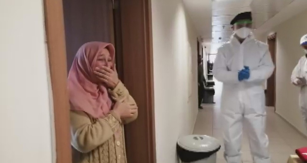 Konya’daki karantina yurdunda sürpriz doğum günü 