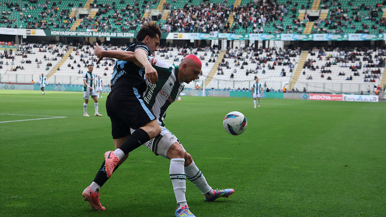 Konyaspor-Adana Demirspor maçında ilk yarı sonucu! Sürpriz skor