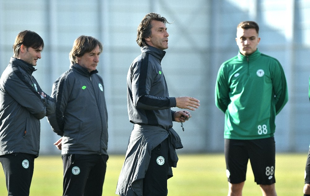 Konyaspor, Fenerbahçe maçı hazırlıklarına başladı 
