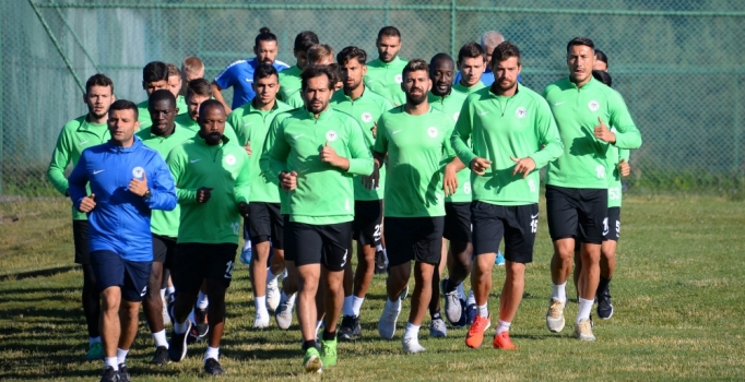 Konyaspor, güne krosla başladı