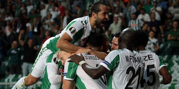 Konyaspor'dan tarihi galibiyet!