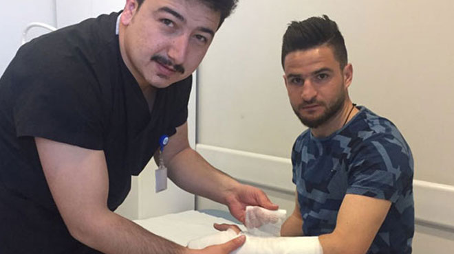 Konyasporlu Şahiner'in eli alçıya alındı