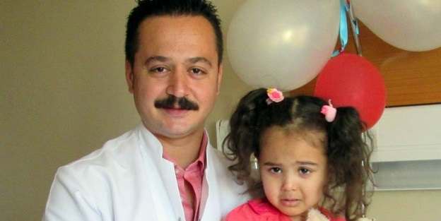 Kopan parmağı 4 saatte dikildi