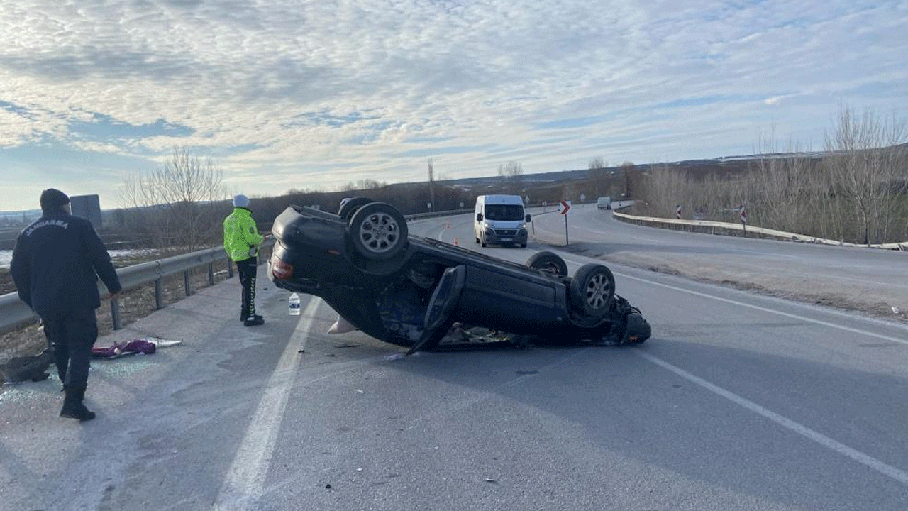 Köpeğe çarpmamak için kaza yaptı