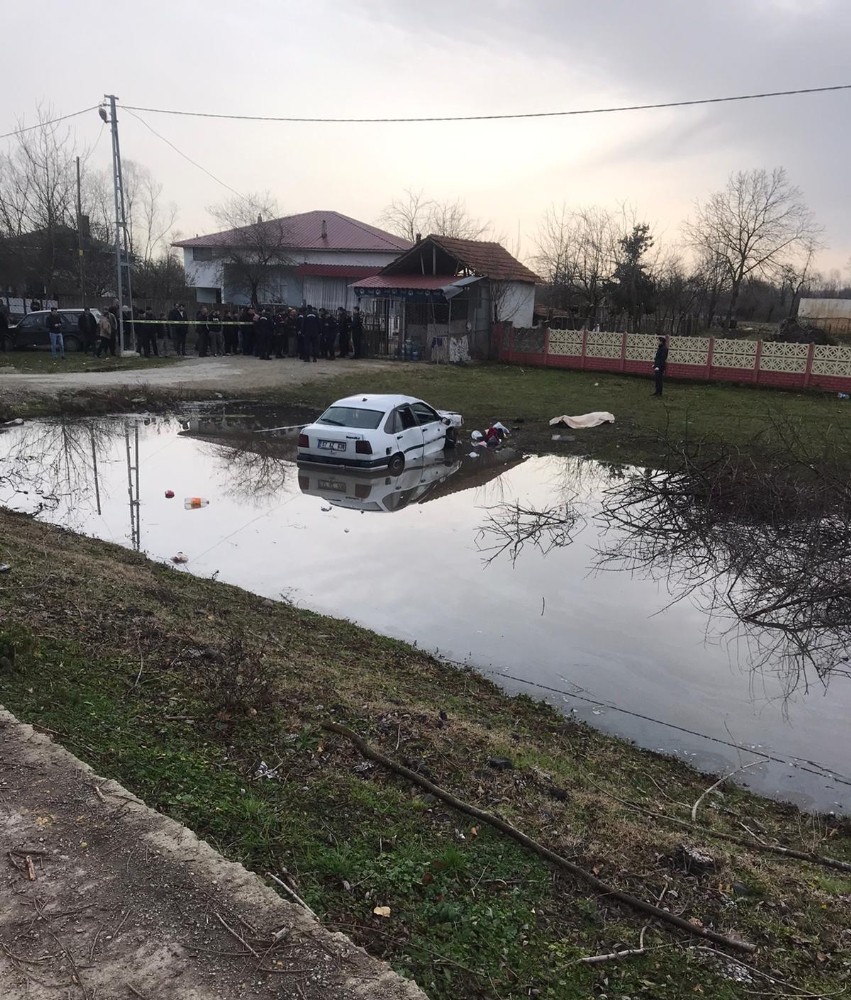 Köpeğe çarpmamak isterken kaza yaptı: 1 ölü 