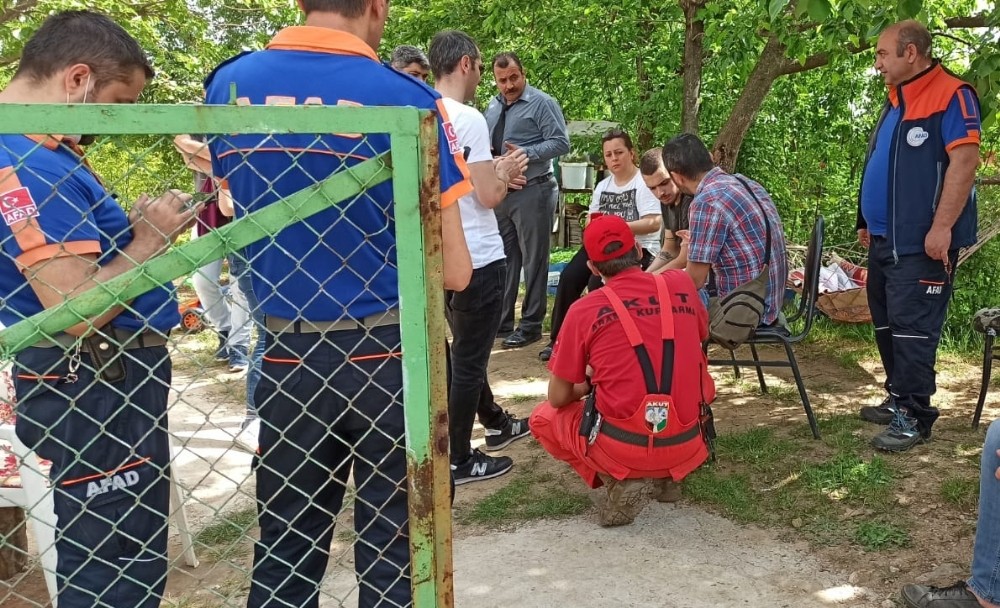 Köpeğini gezdirirken kaybolan çocuk 6 saat sonra bulundu 