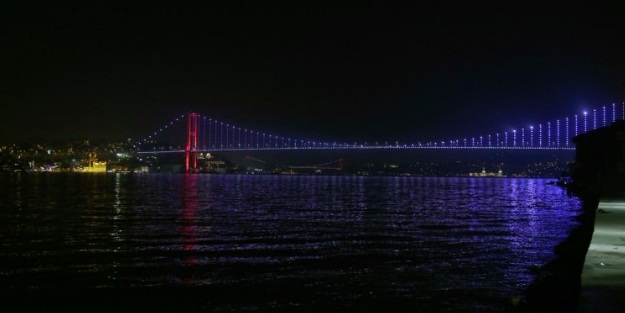 Köprü, Slovenya'nın renklerine büründü