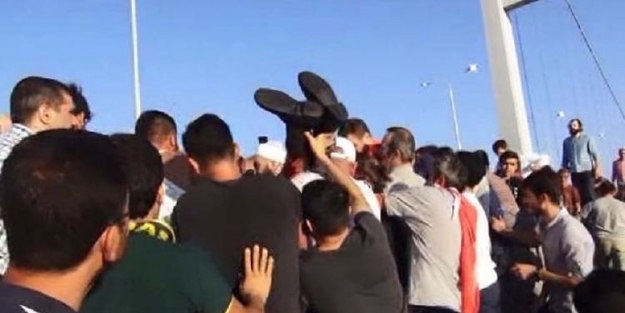 Köprüyü kapatan darbeci haine ibretlik ders