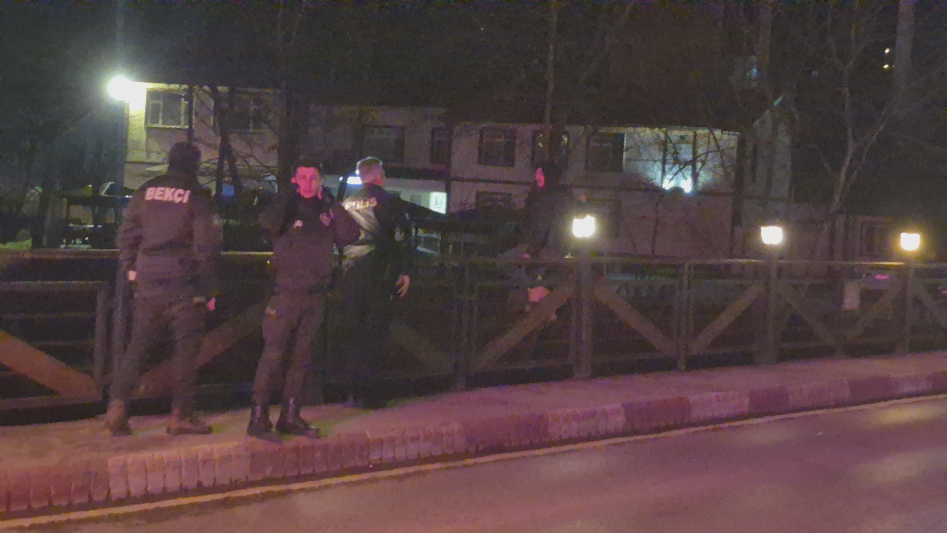 Köprüden atlamak istedi sebep kız arkadaşı