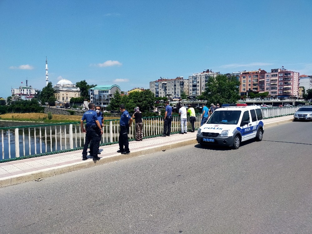 ’Köprüden biri atladı’ ihbarı polisi alarma geçirdi 