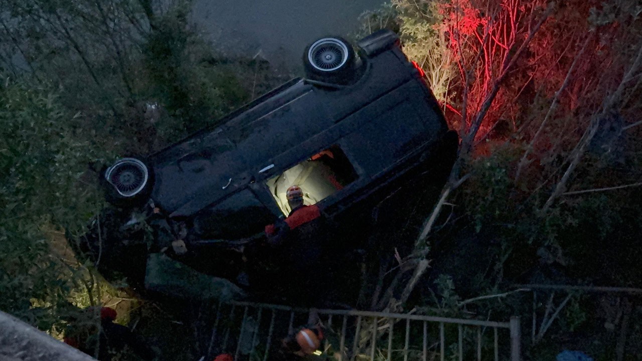 Köprüden uçan minibüs Kızılırmak’a düştü