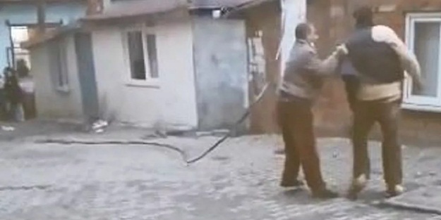 Kopup patlayan tellere tekme attı!