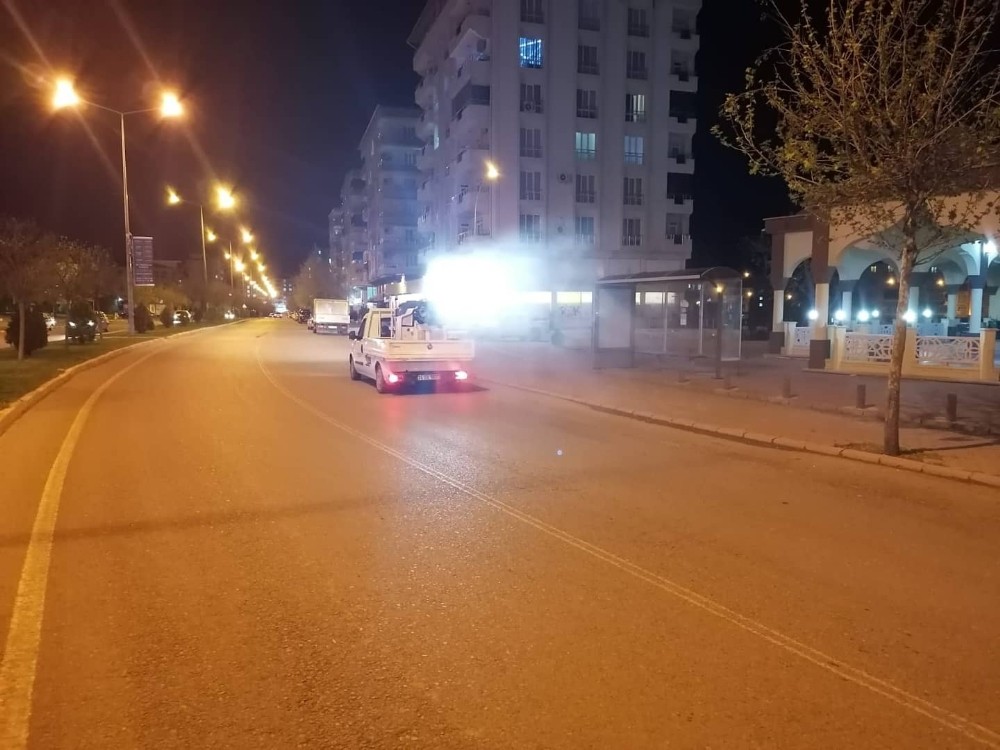 Korana virüs tedbirleri kapsamında dezenfekte sürüyor 