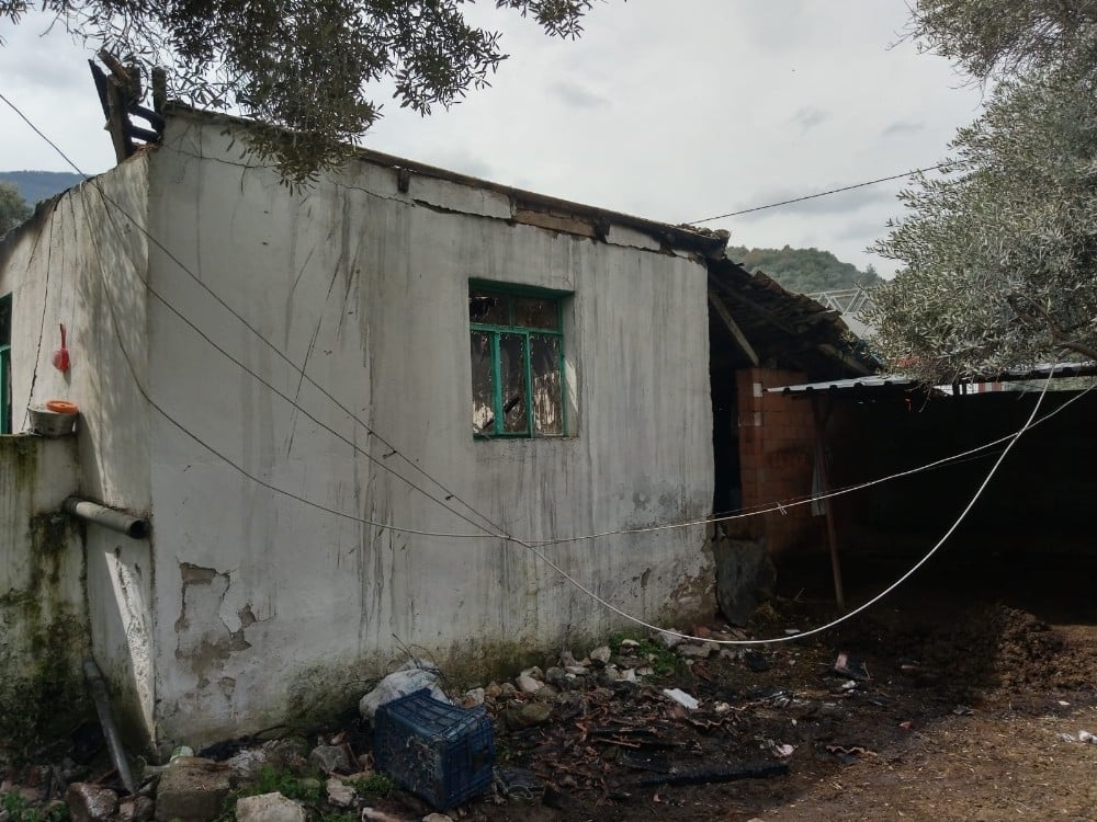 Kore Gazisinin evi yandı 