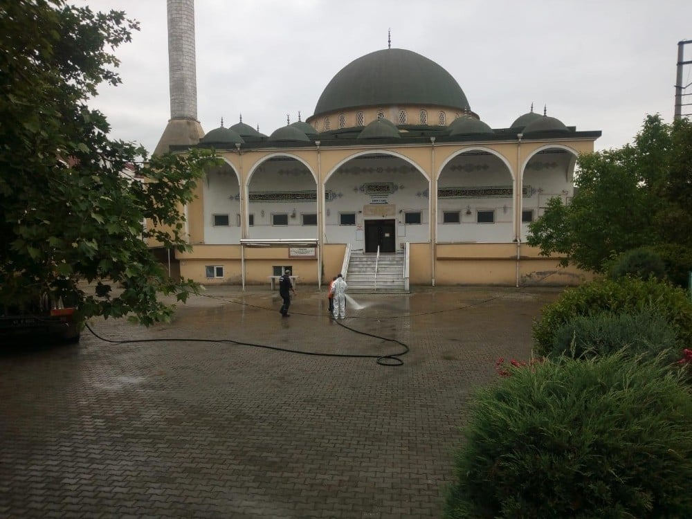 Körfez’de 70 camide cuma namazı hazırlığı yapıldı 