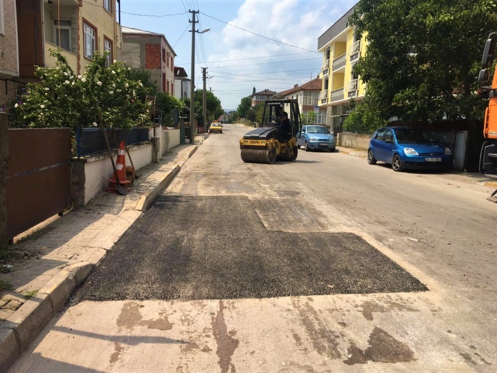Körfez’de bozulan yollara asfalt atıldı 