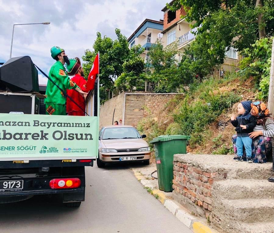 Körfez’de çocuklara ‘Hacivat ve Karagöz’ sürprizi 