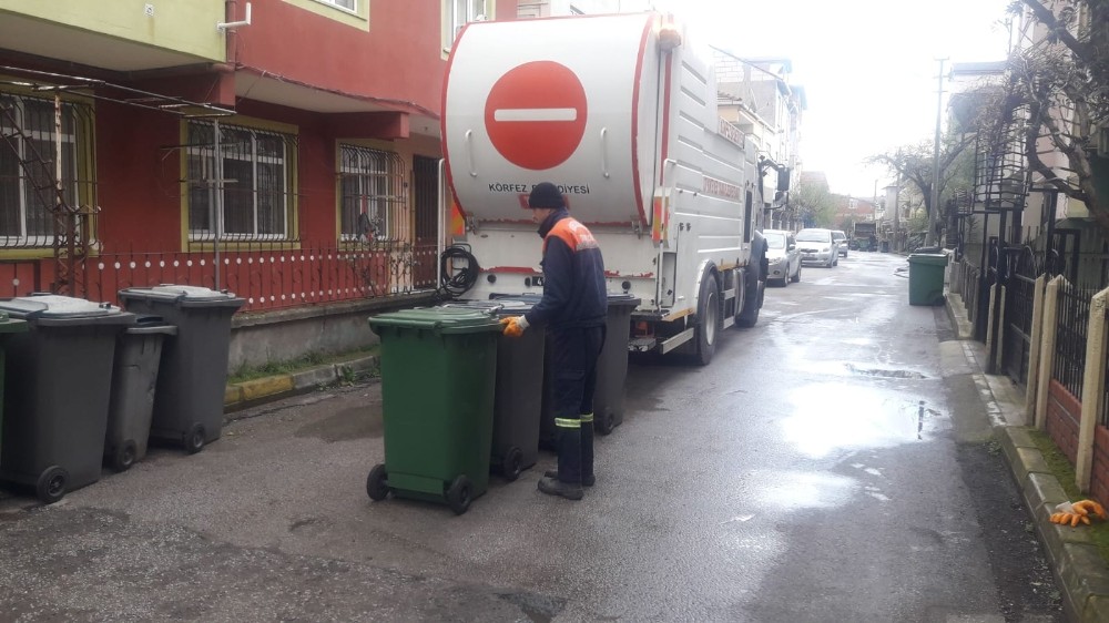 Körfez’de çöp konteynerleri dezenfekte ediliyor 