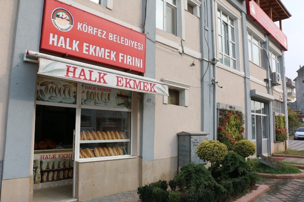 Körfez’de ekmekler paylaşılıyor 