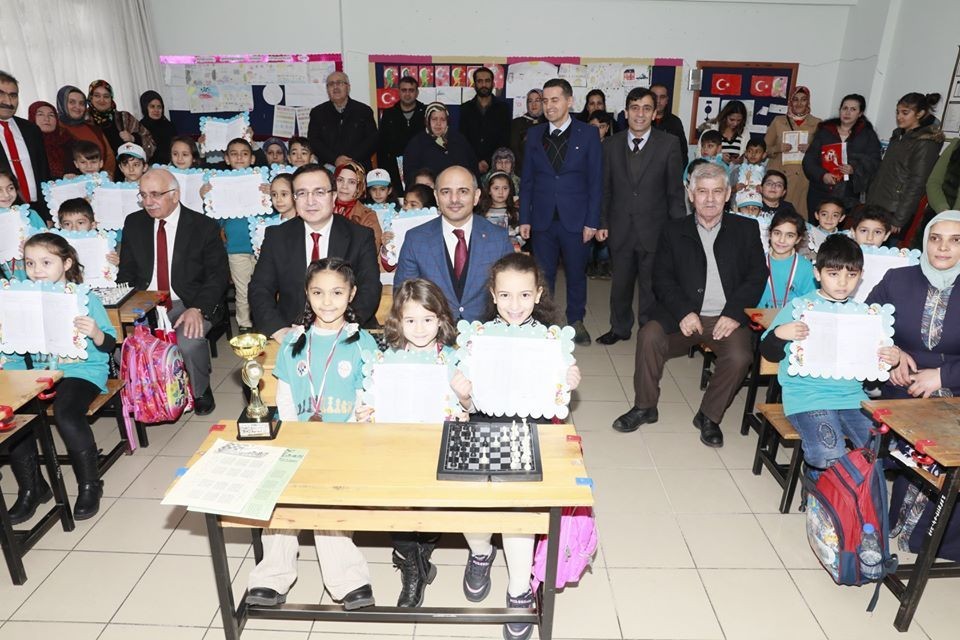 Körfez’de öğrenciler karne heyecanı yaşadı 