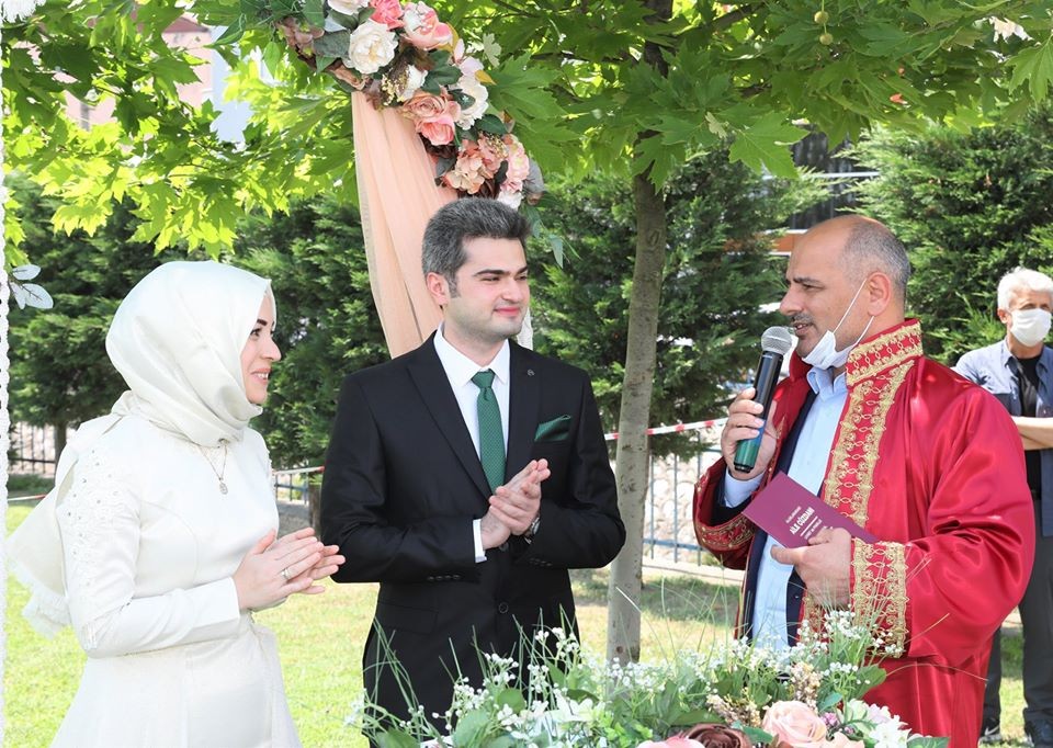 Körfez’de sosyal mesafeli kır nikâhına talep artıyor 