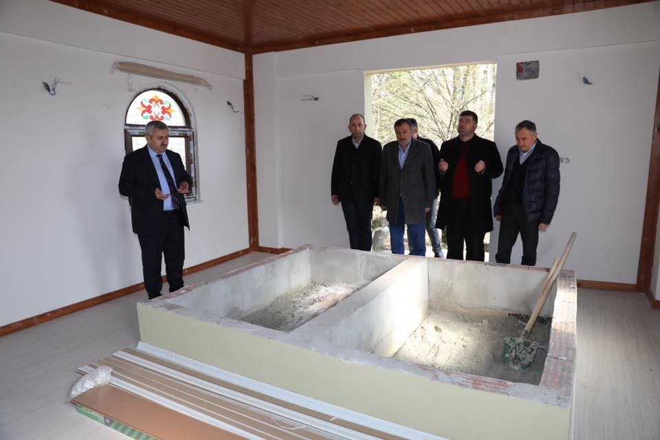 Körfez’de türbelere bakım çalışmaları sürüyor 