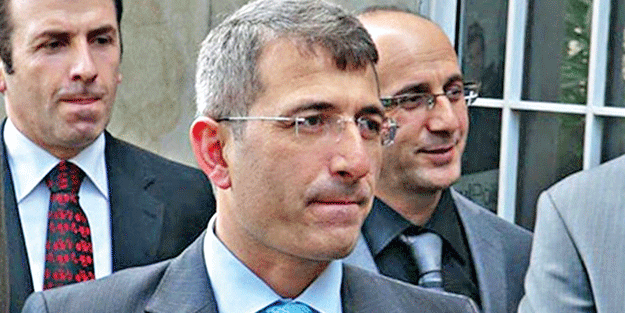 Korkma gel o zaman! Adliye önünde ‘Korkmuyoruz’ bildirisi dağıtıp kaçan FETÖ’cü savcıya HSK’dan çağrı
