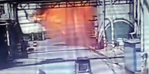 Korku dolu anlar! Fabrikadaki feci patlamanın görüntüleri ortaya çıktı
