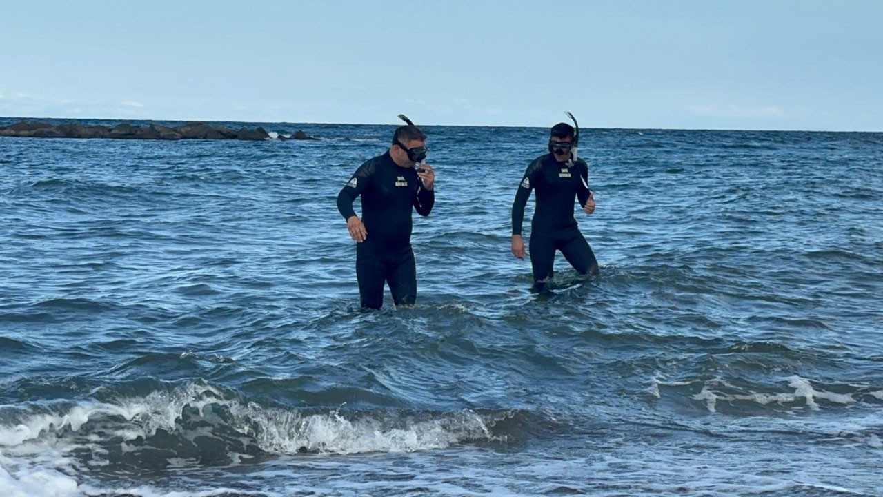 Korku dolu anlar! Sahilde çocuk ayakkabıları bulununca ekipler alarma geçti