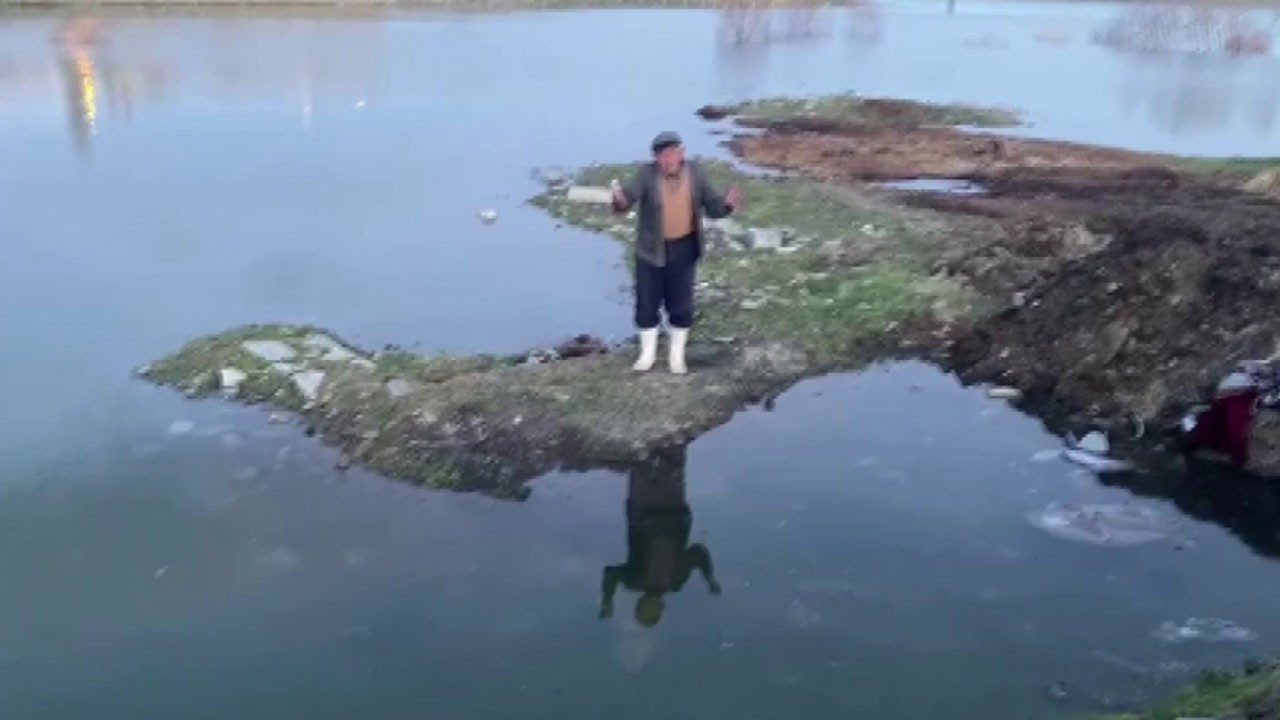 Korku dolu anlar! Taşan baraj suları köyü sardı