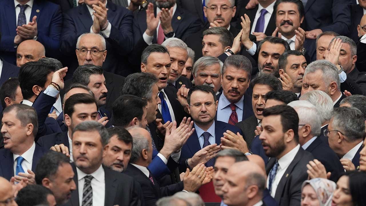 Korku ne? Akın Gürlek bir idi, 81 olacak!