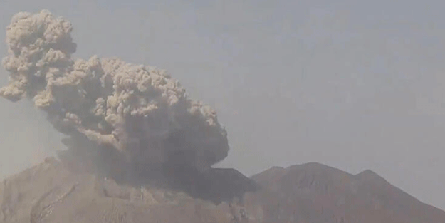 Korkulan oldu! Japonya’daki yanardağ faaliyete geçti
