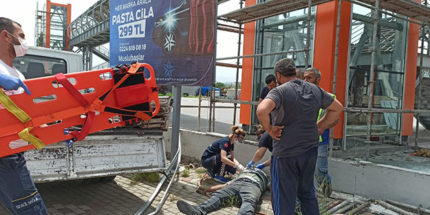 Korkunç anlar kameraya yansıdı! Elektrik akımına kapılan işçi hayatını kaybetti