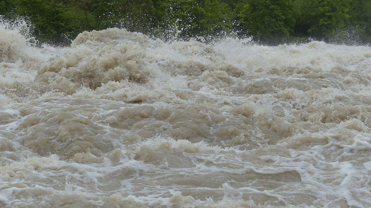 Korkunç bilanço: Sel felaketinde 150'den fazla ölü var