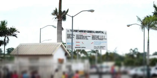 Korkunç görüntüler: Cesetler hastanenin bahçesinde çürüyor