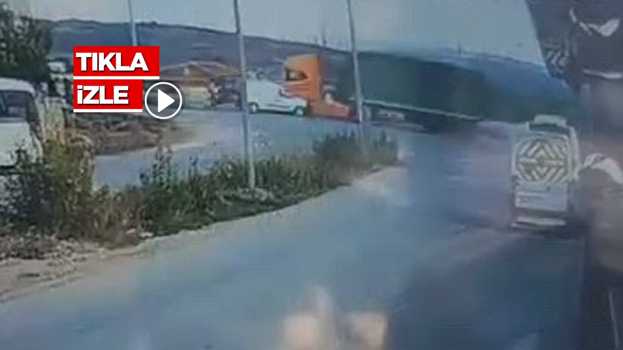 Korkunç görüntüler kamerada! Tır otomobili biçti