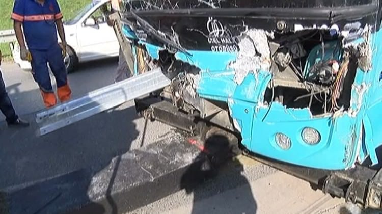 Korkunç kaza! Bariyerler ok gibi saplandı
