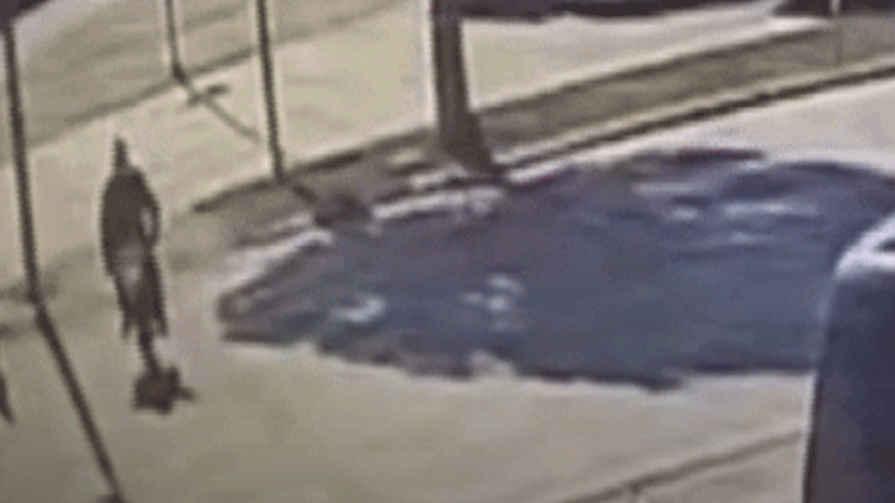 Korkunç kaza böyle görüntülendi! Motosiklet sürücüsü hayatını kaybetti!