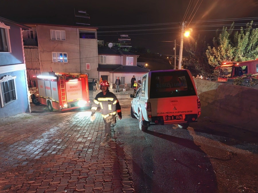 Korkunç Kaza: Düğün Hazırlığı Yapılan Kerpiç Evin Tavanı Çöktü! 6 Kişi Yaralandı
