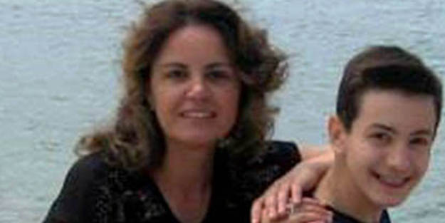 Korkunç olay! Anne babasını uykuda öldürüp kendisi de intihar etti