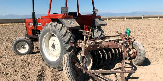 Korkunç olay! Kavga ederken traktörün arkasındaki pulluğa düşüp öldü