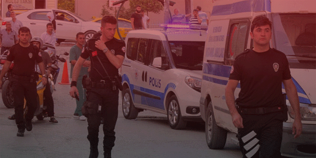 Korkunç olay! Sokakta iki eli bileğinden kesik adamı koşarken görenler şoke oldu…