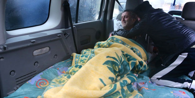 Korkunç şekilde can veren 3 çocuğunu son yolculuğuna böyle uğurladı