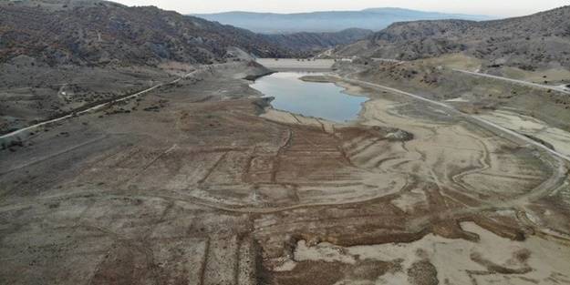 Korkutan görüntü! Şehrin 10 günlük suyu kaldı